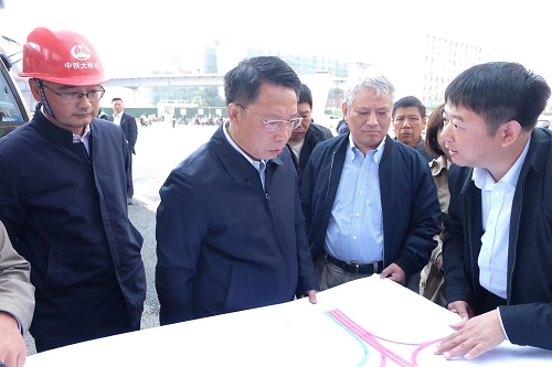 南昌市委副書記、市長劉建洋視察洪都大道快速化改造工程
